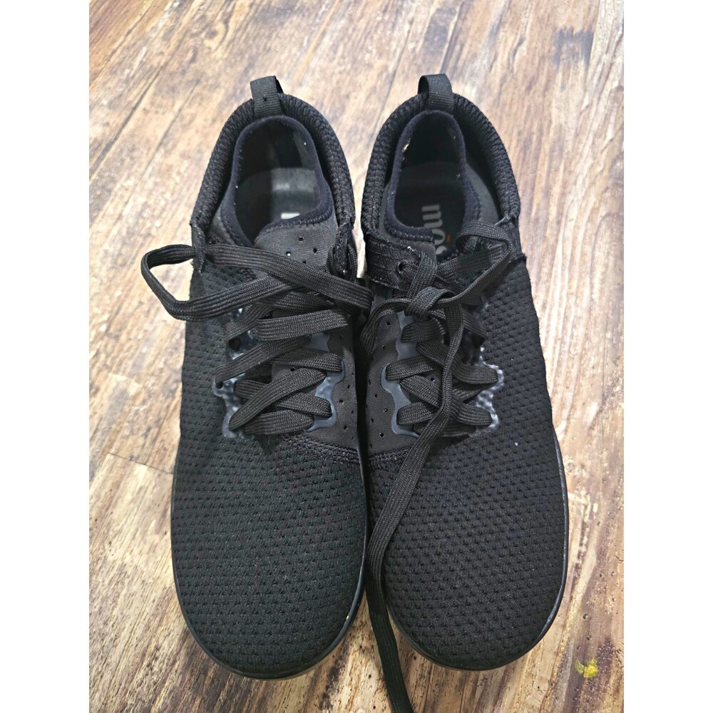 moshn Rhythm women's Black Lace-Up Low Top Athletic Sneakers Medium Width